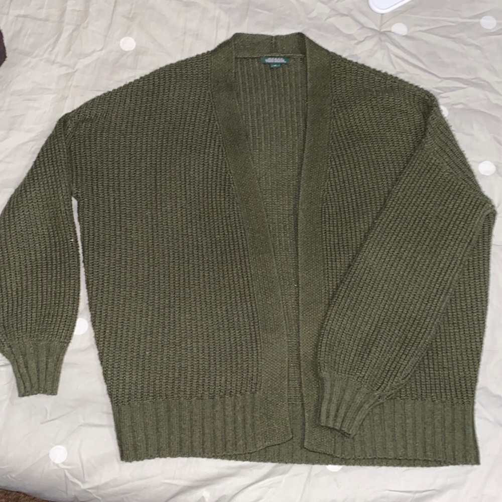 M Olive green cardigan